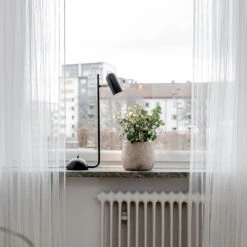 Globen Lighting Swan Tafellamp -Globen Meubilair Winkel Swan bordslampa svart miljo 1 3dcd8f2603