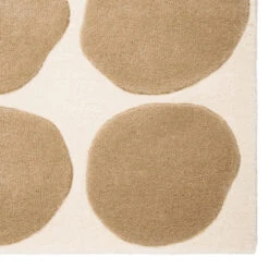 Dots Vloerkleed -Globen Meubilair Winkel dots matta lightkhaki lightbeige detalj 2417a9a71a