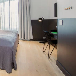 Ogle Vloerlamp -Globen Meubilair Winkel ogle golv miljo2 5184ed0f6f