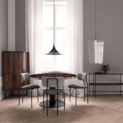 Gubi Semi Ø90 Hanglamp 7 Gubi Semi Ø90 Hanglamp -Globen Meubilair Winkel semi 90 miljo2 ce4a8f55ef